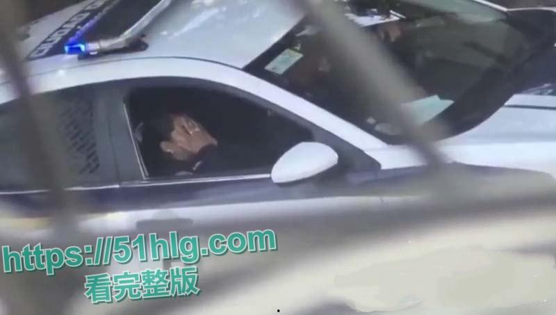 国外大瓜警察也疯狂! 【墨西哥】女警【劳拉·塞贡】多与同事偷情视频全网疯传 厕所巡逻车到处留情 刺激不已-5