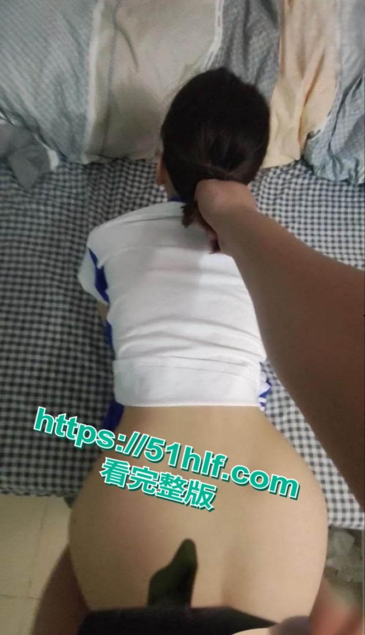 乱伦系列之小表妹,海角乱伦大神新作,萝莉表妹校服诱惑被各种姿势打桩爆操,画面淫糜反差至极!-4