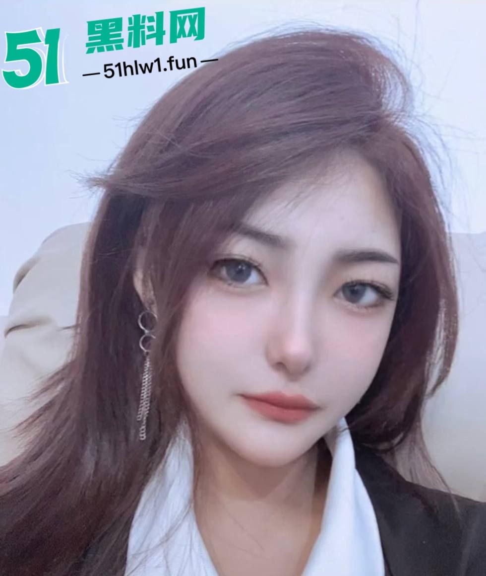 上海颜值天花板小情侣【宁美琴】流出私密视频，高冷女友床上反差惊人，叫床骚到人血压飙升！-5