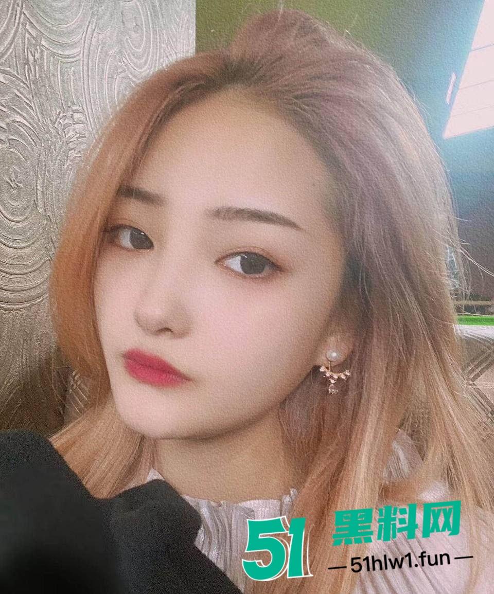 上海颜值天花板小情侣【宁美琴】流出私密视频，高冷女友床上反差惊人，叫床骚到人血压飙升！-6